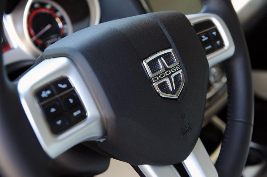  Dodge Journey 2011 года  (фото 23 из 69)